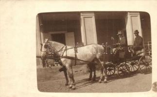 1915 Szászfenes, Floresti, Fenes; Rosenberg Sándor kúriája lovaskocsival / villa with horse cart. Moskovitz György Z. photo (EK)