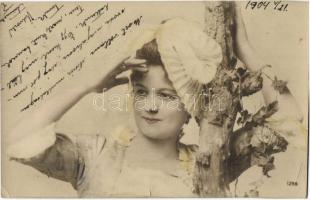 5 db régi hölgyek motívumlap / 5 pre-1945 ladies motive cards