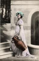 5 db régi hölgyek motívumlap / 5 pre-1945 ladies motive cards