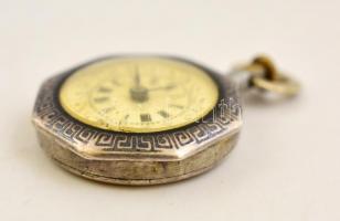 Ezüst(Ag) női függő óra, zománc számlappal, jelzett, karcolásokkal, nem jár, bruttó: 14,6 g