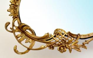 Metszett tükör, barokkos réz keretben. / Cut mirror in copper frame. 50x35 cm