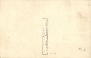 Deménvölgy, Demänovská Dolina, Demänovské jaskyne; Deménvölgyi cseppkőbarlang bejárata kirándulókkal...