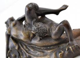 Jelzés nélkül: Faun és nimfa. Bronz szobor,  márvány talapzaton / Nimph and faun. Bronze status 23x1...