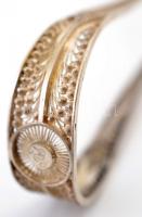 1821 Brünn, antik ezüst készlet. Áttört kosárka, aranyozott belsőrésszel, hat kiskanál, cukorfogó, m...