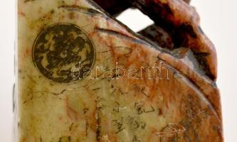 Kínai pecsétnyomó. Lovakat ábrázoló faragott kő, oldalán pecséttel és további díszítéssel / Chinese ...