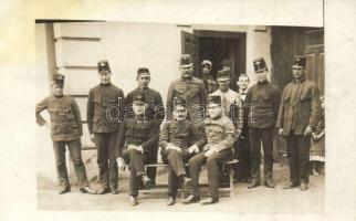 1914 Kiskunmajsa, vasútállomás személyzete, vasutasok csoportképe. photo