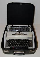 Hordozható Erika írógép tökéletes állapotban
