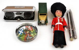 Vegyes bolha tétel, összesen 6 db: összecsukható távcső hiányos lencsével, tollak, katona bábu, játé...
