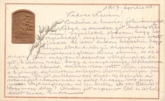 1917 Isonzo-Armee 1915-1917 feliratú bronz jelvény dombornyomott képe tábori postai levelezőlapon. Gergely Endre térképész, a 17. cs. és kir. gyalogos hadosztály főhadnagyának levelével / WWI WWI Austro-Hungarian K.u.K. Emb. bronze badge on a military field post with a lieutenants letter + K.u.K. Streifzug Nr. 17. (EK)