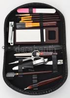 Vegyes bolha tétel, összesen 8 db: manikűr készlet tartóban, játékautók, fa legyező, díszkanál