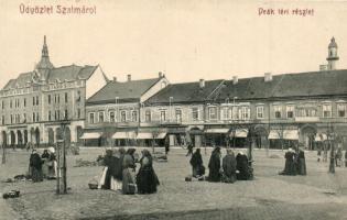 1909 Szatmárnémeti, Satu Mare; Deák tér, piaci árusok, Schwarcz Testvérek, Szlavik H., Huszár Aladár és Róth Sándor üzlete. Cseplák Bálint kiadása / square with market vendors and shops