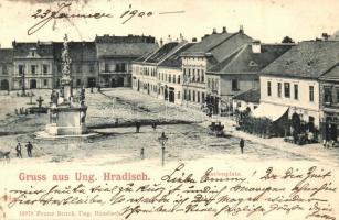 1900 Uherské Hradiste, Ungarisch Hradisch, Magyarhradis; Marienplatz / square with monument. Franz Bures