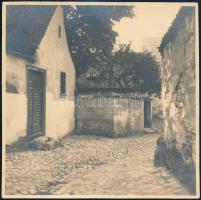 cca 1920-1930 Budapest, Tabán, Aranykakas utca, utcarészlet, 2 db fotó, 17×17 cm