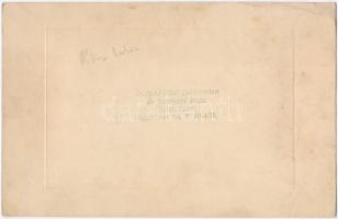 cca 1910 Ápolónők a Rókus-kórház előtt, fotó Schäffer Ármin műterméből, kartonra ragasztva, hátulján...