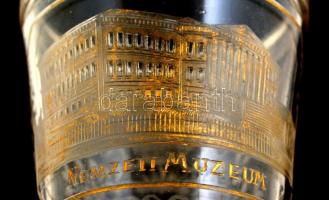 cca 1880 emlékpohár (Nemzeti Múzeum képével), gravírozott, csiszolt, kopott aranyozással, nagyon apr...