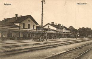 1916 Zólyom, Zvolen; Vasútállomás. Klein Ármin Nemzeti nagyáruháza kiadása / railway station / Bahnhof