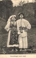 Hunyad megyei román viselet. Adler fényirda 1910. / Romanian folklore from Hunedoara County (fa)