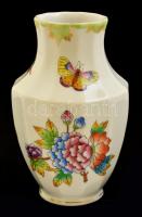 Herendi Viktória mintás kis váza, kézzel festett, jelzett, kopott aranyozás, m:11,5 cm
