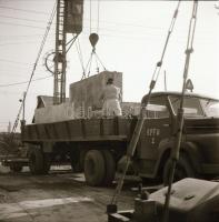 1960 előtti teherautókról készült 6 db szabadon felhasználható vintage negatív, 24x36 mm és 9x6 cm k...