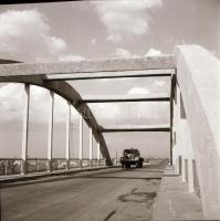 1960 előtti teherautókról készült 6 db szabadon felhasználható vintage negatív, 24x36 mm és 9x6 cm k...