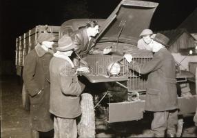 1960 előtti teherautókról készült 6 db szabadon felhasználható vintage negatív, 24x36 mm és 9x6 cm k...