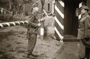 1948 Katonai felvételek, 15 db szabadon felhasználható vintage negatív, 24x36 mm