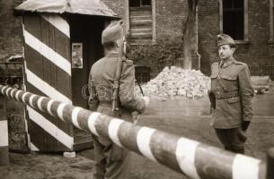 1948 Katonai felvételek, 15 db szabadon felhasználható vintage negatív, 24x36 mm