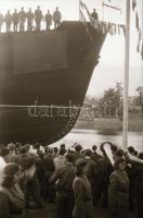 cca 1948 Budapesti hajógyár, hajóépítés, avatás, 35 db szabadon felhasználható vintage negatív, 24x3...