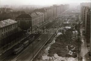 1980 Villamosok az Üllői úton, 17 db szabadon felhasználható vintage negatív, + további 10 db negatí...