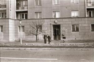 1980 Villamosok az Üllői úton, 17 db szabadon felhasználható vintage negatív, + további 10 db negatí...