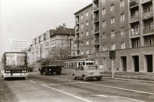 1980 Villamosok az Üllői úton, 17 db szabadon felhasználható vintage negatív, + további 10 db negatí...
