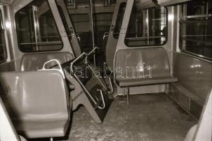 1987 Budapest, fogaskerekű szerelvény és kocsi javítása a műhelyben, 41 db szabadon felhasználható v...