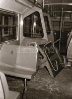 1987 Budapest, fogaskerekű szerelvény és kocsi javítása a műhelyben, 41 db szabadon felhasználható v...