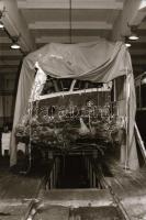 1987 Budapest, fogaskerekű szerelvény és kocsi javítása a műhelyben, 41 db szabadon felhasználható v...