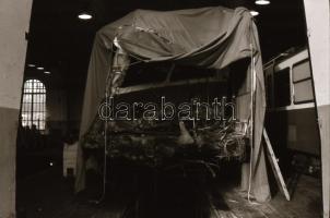 1987 Budapest, fogaskerekű szerelvény és kocsi javítása a műhelyben, 41 db szabadon felhasználható v...