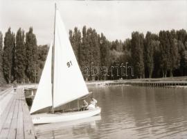 cca 1940 Balatoni privát felvételek (vitorlások, játszóterek, vízpart), 21 db szabadon felhasználhat...