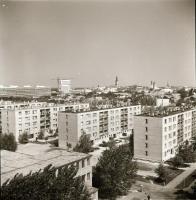1968 Kecskemét, leninvárosi épületek, látképek - új városrész épül, 28 db professzionális minőségű, szabadon felhasználható, vintage negatív, 6x6 cm