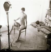 cca 1971 Egy kis kényeztetés, szolidan erotikus felvételek, 5 db vintage fénykép + 3 db vintage nega...