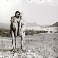 cca 1975 Titkos képek a szocreál korszakból, 6 db vintage fénykép + 3 db vintage negatív (a papírkép...