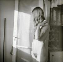 cca 1977 Menesdorfer Lajos (1941-2005) budapesti fotóművész hagyatékából, 2 db vintage fénykép - az ...