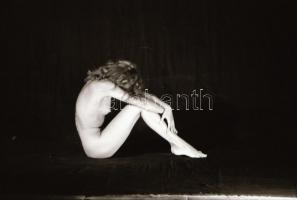 cca 1973 Tornagyakorlatok pucéran, szolidan erotikus műtermi felvételek, 24 db vintage negatív, 24x3...