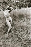 cca 1974 Átjáró a boldogságba, szolidan erotikus, szabadtéri felvételek, 17 db vintage negatív, 36x2...