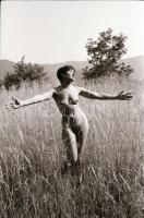 cca 1974 Átjáró a boldogságba, szolidan erotikus, szabadtéri felvételek, 17 db vintage negatív, 36x2...