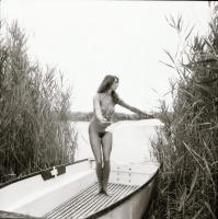 cca 1978 Pákozdi privát emlékek, szolidan erotikus felvételek, 7 db vintage negatív, 6x6 cm és 6x4 c...