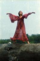 cca 1986 Sziluettől a nagyterpeszig, szolidan erotikus szabadtéri felvételek, 37 db vintage negatív,...