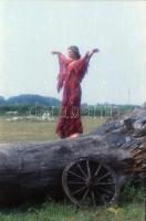 cca 1986 Sziluettől a nagyterpeszig, szolidan erotikus szabadtéri felvételek, 37 db vintage negatív,...