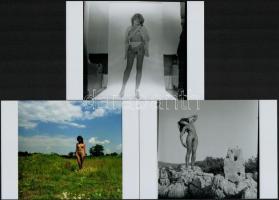 cca 1985 Mindent megmutattak, 8 db szolidan erotikus fénykép, mai nagyítások, 13x18 cm + cca 1979 Nő...