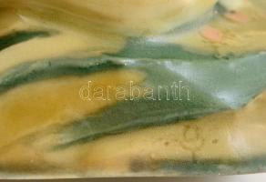 Zsolnay kakas csipegető tyúkkal, kézzel festett mázas porcelánfajansz, jelzett (körpecsét és Mack La...