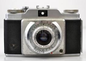 Agfa Silette kisfilmes fényképezőgép, Color-Apotar 1:2.8/45 objektívvel, eredeti bőr tokjában, hibás zárszerkezettel / Vintage Agfa Silette camera, in original leather case, damaged shutter