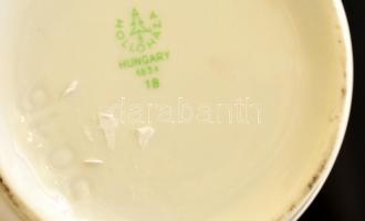 Retró Hollóházi váza, matricás, jelzett, apró kopásokkal, m: 22 cm